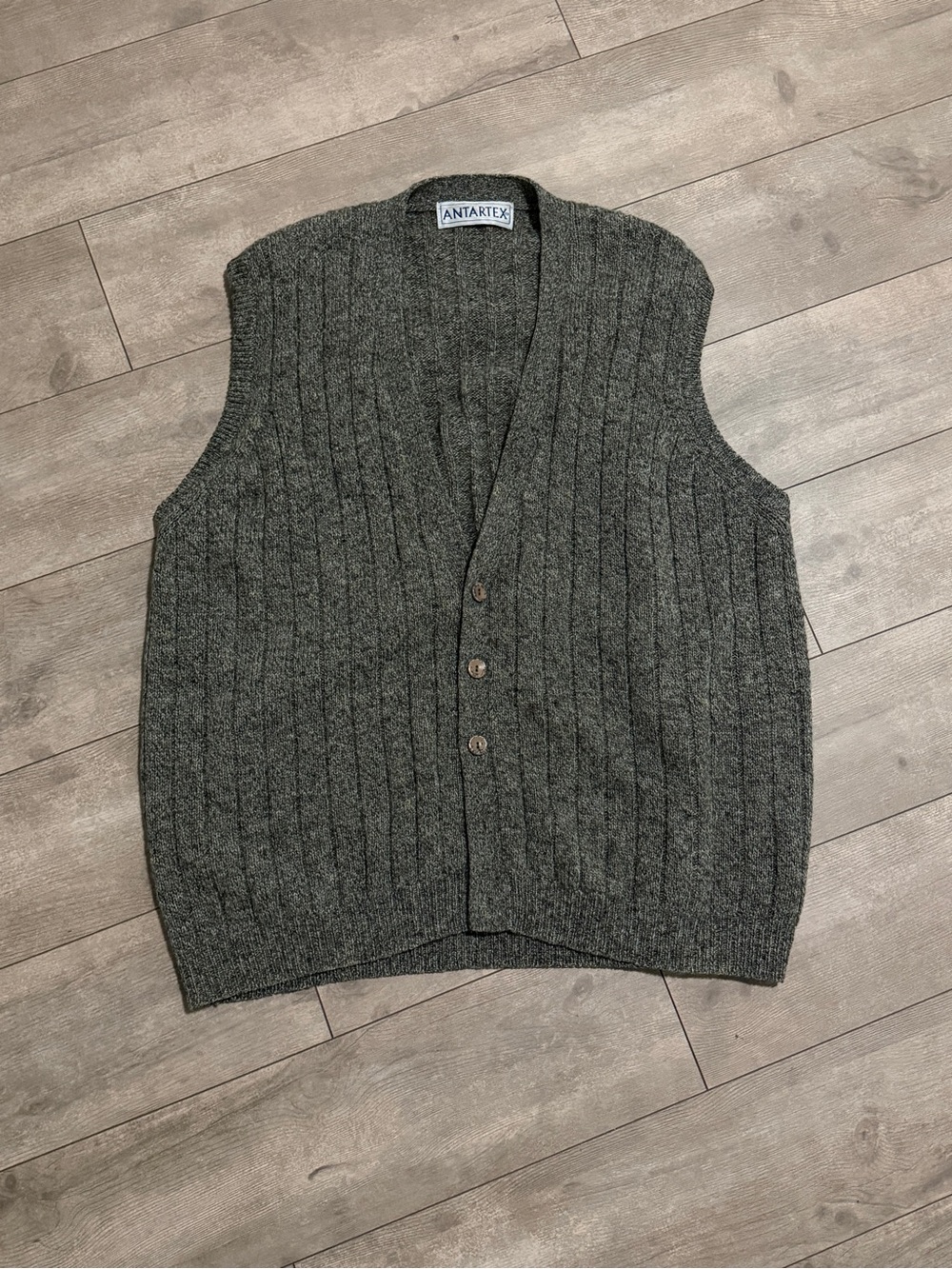 ANTARTEX Ribbed Knit Button-Up Vest in Charcoal Gray